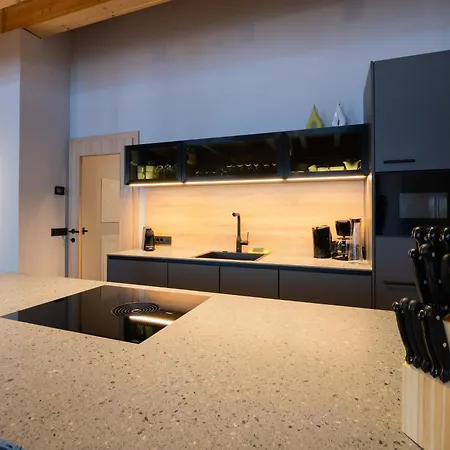Apartment Deluxe Space For 8 People